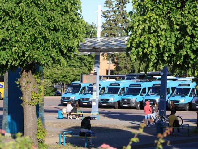 Motobraucēju parādes laikā iespējama autobusu kavēšanās