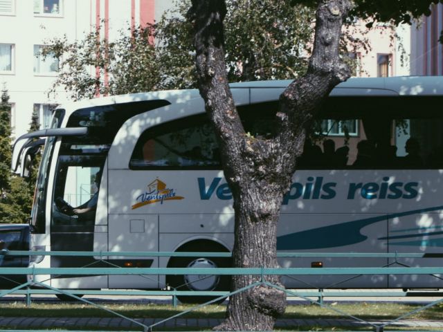 Tiek slēgts viens komercreiss uz Rīgu